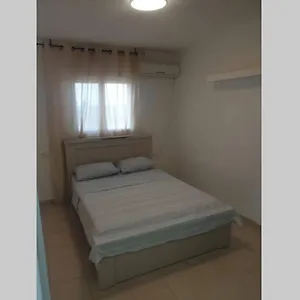 Cozy With Sea Views דירה